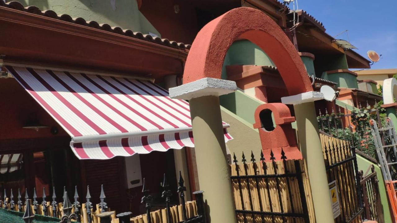Vila La Casa Dei Poeti Villasimius Exteriér fotografie